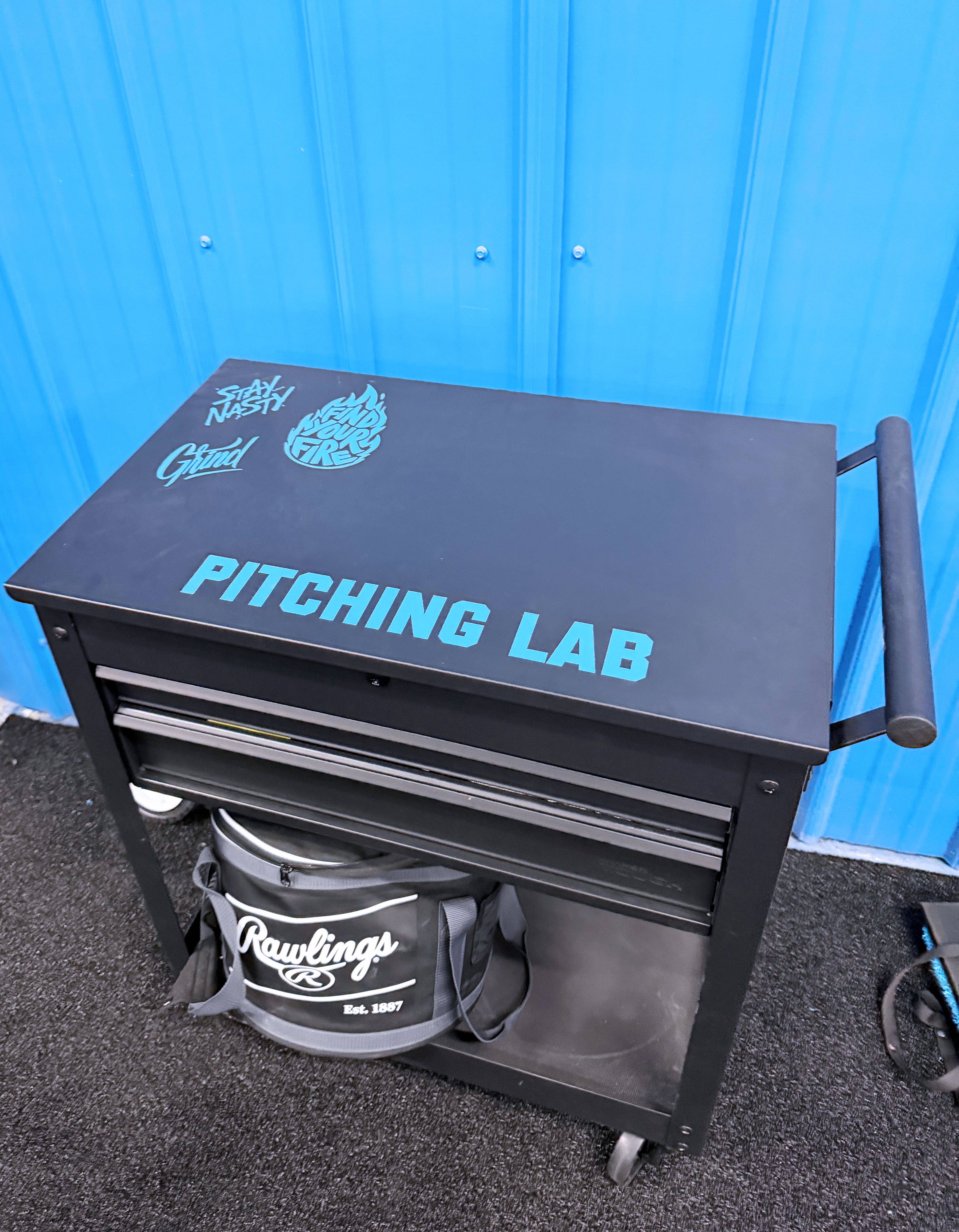 Pitching Lab equipment cart