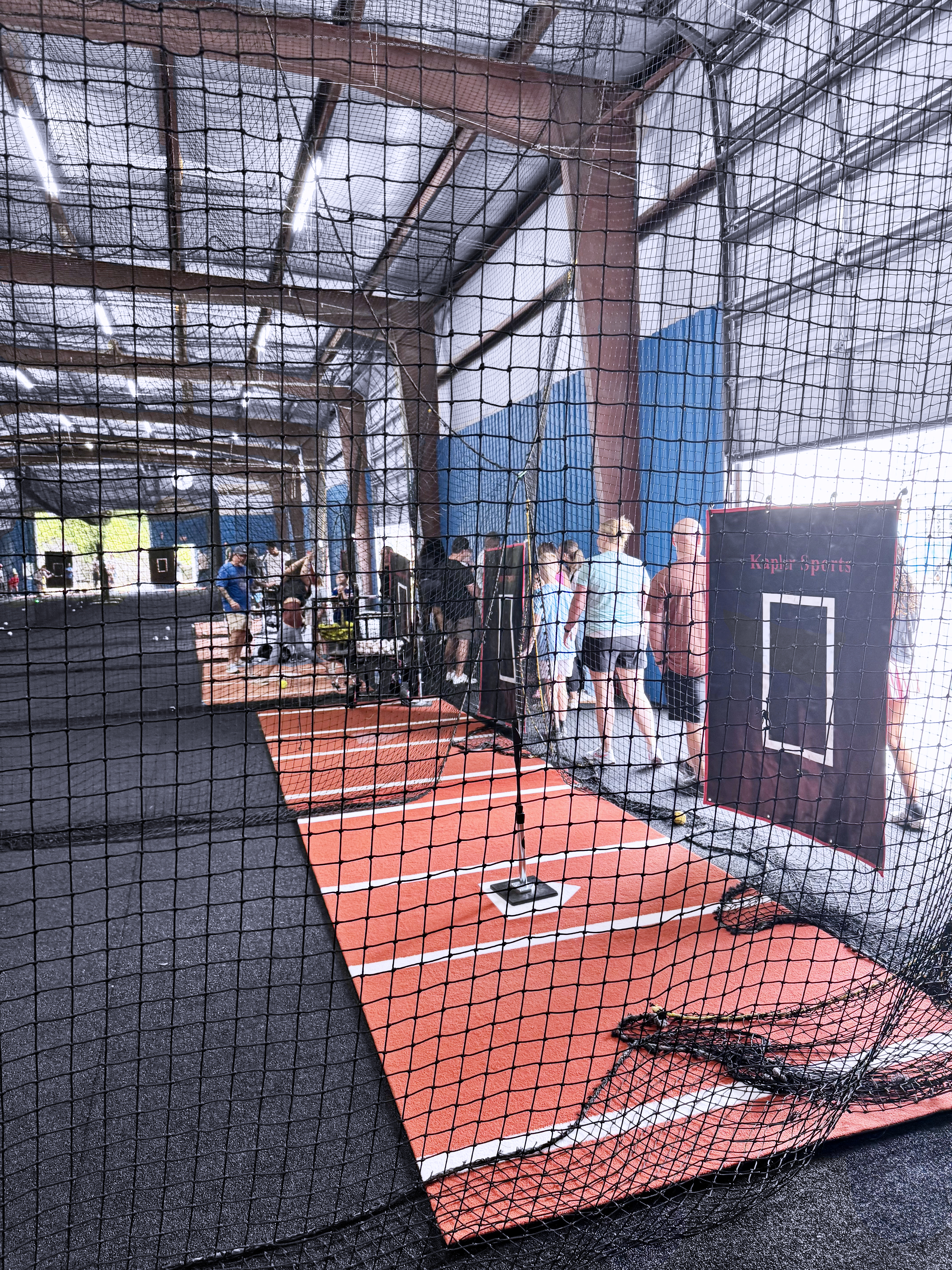 Deluxe Cage Lanes